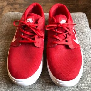 NWOT Nike sneakers size 13